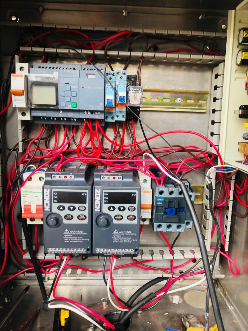 MAQUINA ENJUAGADORA DE BOTELLAS 