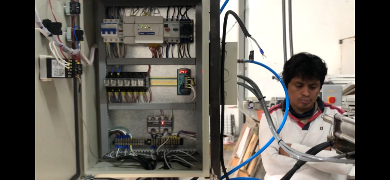 MAQUINA DOSIFICADORA DE GOMITAS