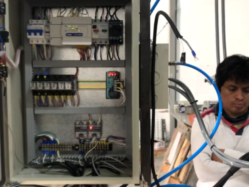 MAQUINA DOSIFICADORA DE GOMITAS