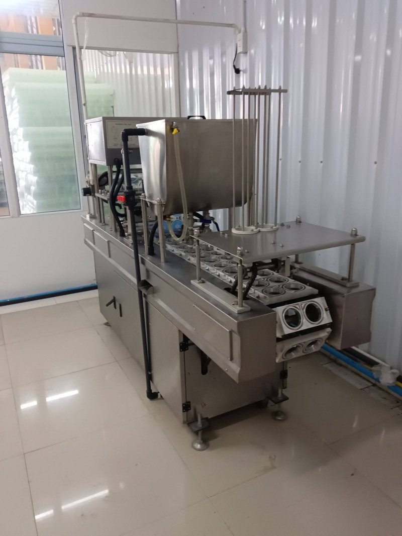 MAQUINA DOSIFICADORA Y SELLADORA DE AJ&Iacute;