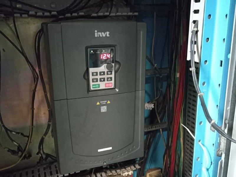 MAQUINA REBOBINADORA DE PLASTICO 