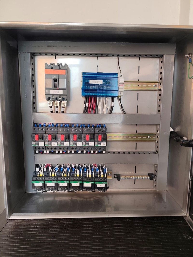 TABLERO INOX DE ARRANQUE MARCA SCHNEIDER 